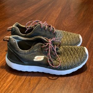 Womens 7.5 olive running shoes memory foam gel infused